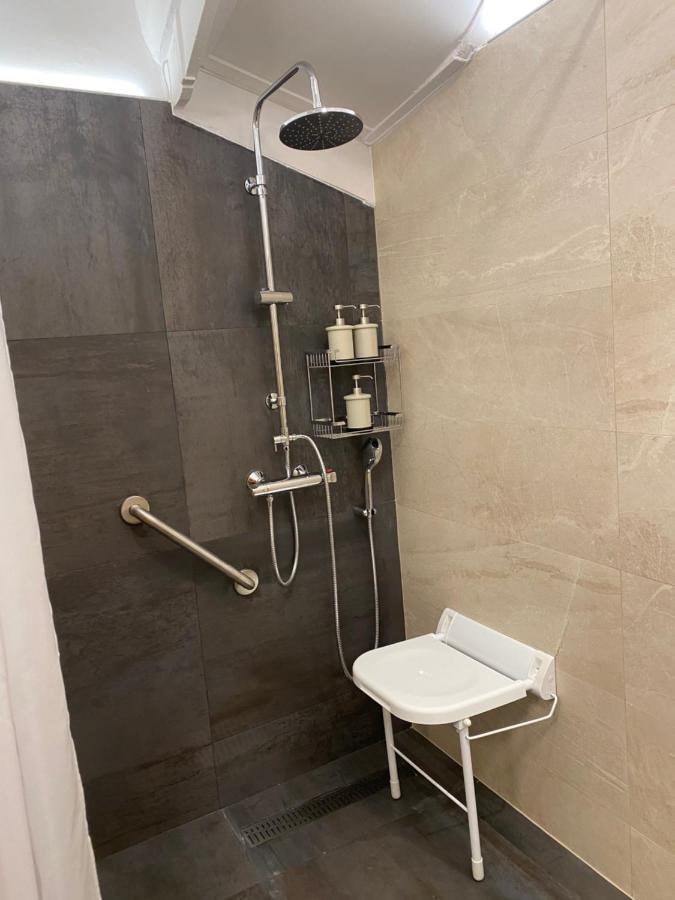 Апартаменти Chez Helene 3 Etoiles, Labellise Disabled Pmr,Pour 4 Personnes Chiens Bienvenus-Pet Friendly Бур-Мадам Екстер'єр фото